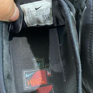 nike vapormax plus black red blue